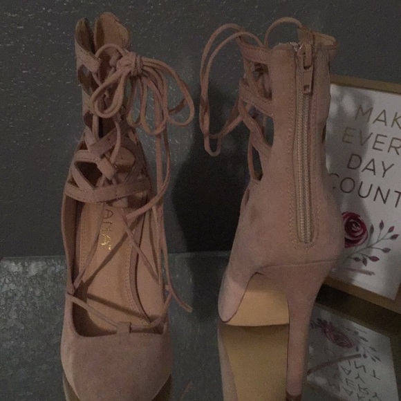 Nude Lace Up Ankle Height heels - Picture 2 of 2